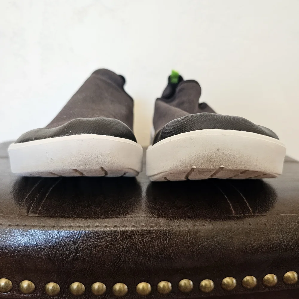 OOFOS OOmg  Black White Low Top Recovery Comfort‎ Workwear Sneakers  Sz W 11